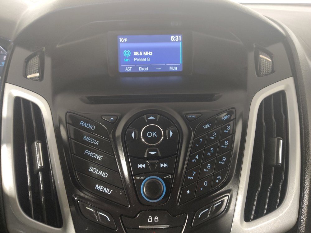 Used 2014 Ford Focus SE FWD image 25