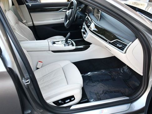 Used 2020 BMW 740i w/ Luxury Rear Seating Package image 20