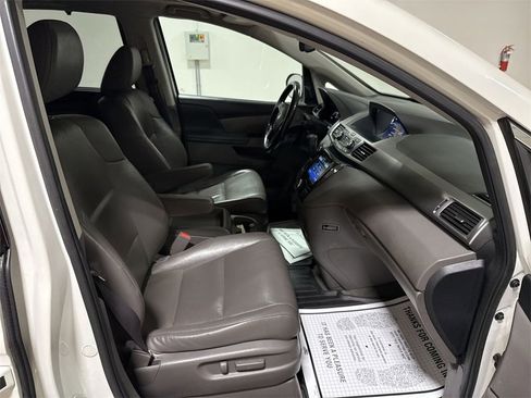 Used 2015 Honda Odyssey Touring Elite image 23