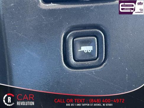 Used 2020 Chevrolet Express 3500 w/ Driver Convenience Package image 25