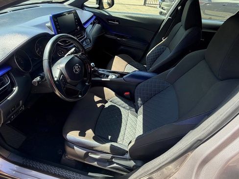 Used 2020 Toyota C-HR XLE image 21