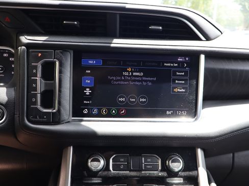 Used 2021 GMC Yukon XL Denali w/ Advanced Technology Package RWD image 41