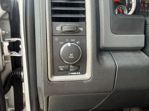 Certified 2017 RAM 1500 Express AWD/4WD image 16