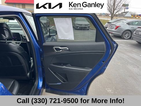 Certified 2025 Kia Sportage EX image 54