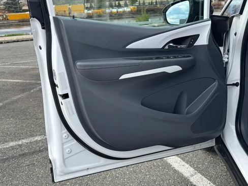 Used 2020 Chevrolet Bolt LT image 7