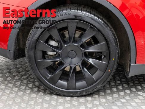 Used 2021 Tesla Model Y Long Range AWD/4WD image 24