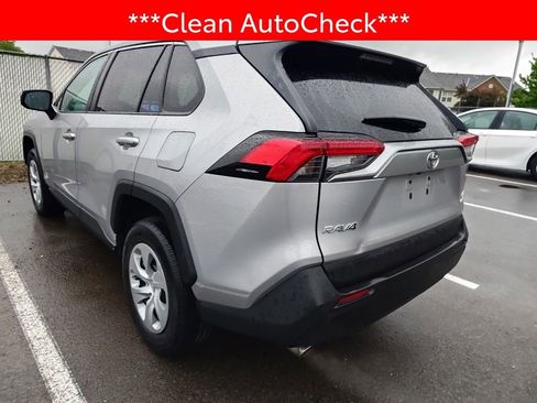 Used 2023 Toyota RAV4 LE AWD/4WD image 4