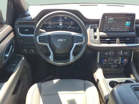 Used 2023 Chevrolet Tahoe Z71 w/ Luxury Package AWD/4WD image 6