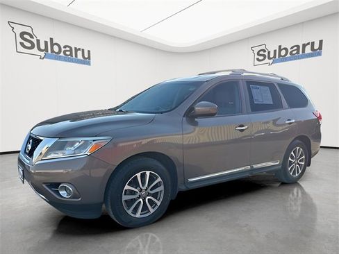 Used 2014 Nissan Pathfinder SL w/ SL Tech Package image 3