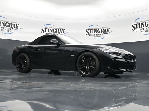 Used 2022 BMW Z4 M40i w/ Driving Assistance Package image 17