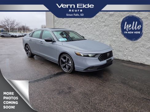 Used 2025 Honda Accord Sport image 1