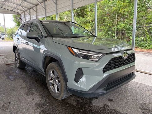 Used 2022 Toyota RAV4 XLE w/ Convenience Package FWD image 1