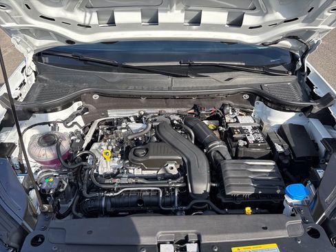 New 2026 Volkswagen Taos SE image 10