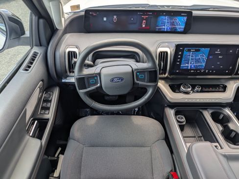 Used 2025 Ford Expedition Max Active AWD/4WD image 14
