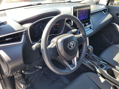 Used 2024 Toyota Corolla Cross XLE w/ Convenience Package FWD image 12