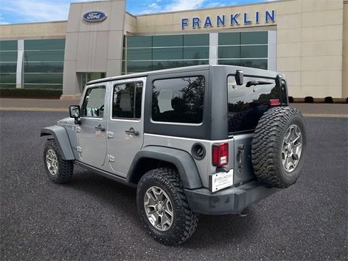 Used 2018 Jeep Wrangler Unlimited Rubicon w/ Connectivity Group image 5