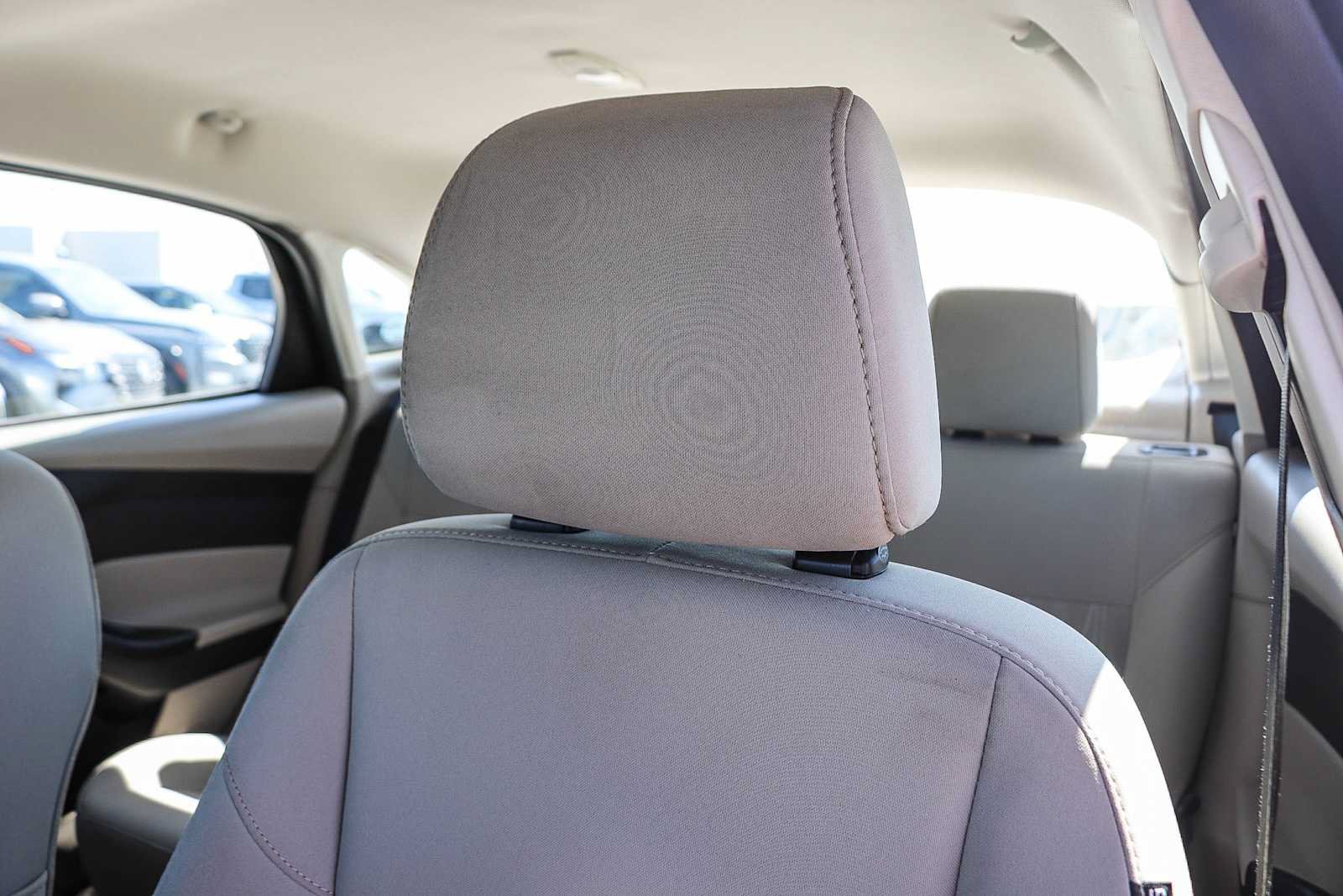 Used 2015 Ford Focus SE FWD image 20