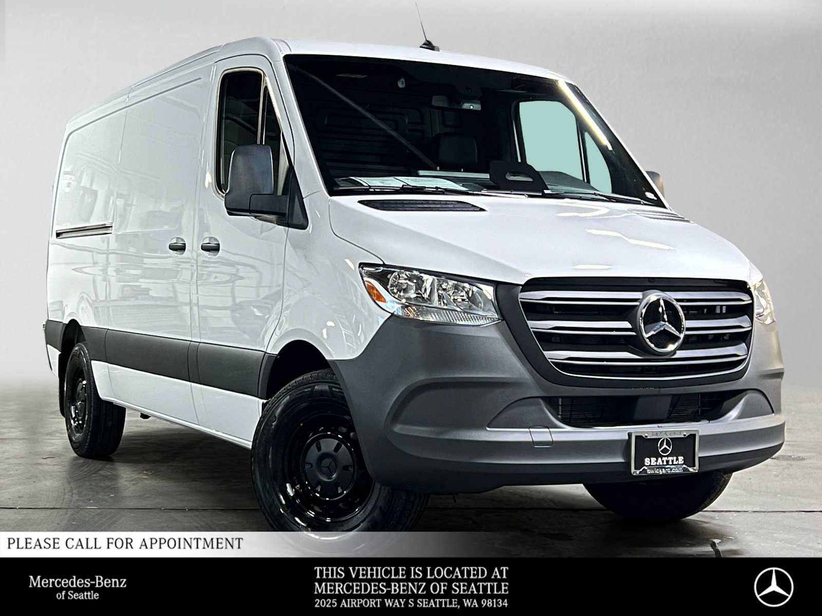 Used 2025 Mercedes-Benz Sprinter 2500 image 1