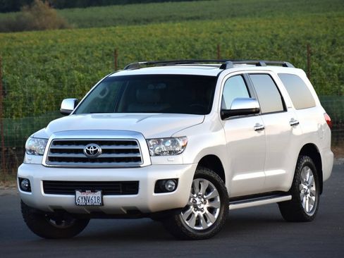 Used 2013 Toyota Sequoia Platinum AWD/4WD image 8