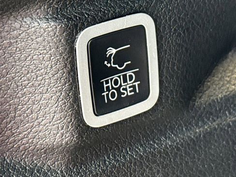 Used 2024 Jeep Grand Cherokee L Laredo image 19