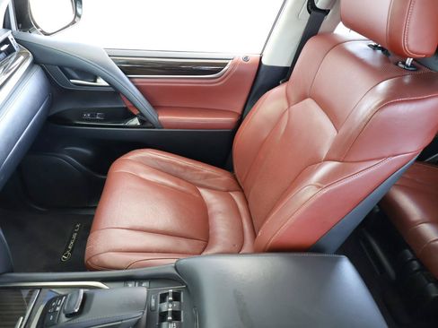 Used 2016 Lexus LX 570 4WD w/ Luxury Package image 19