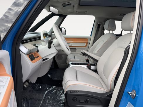 New 2025 Volkswagen ID. Buzz 1st Edition image 10