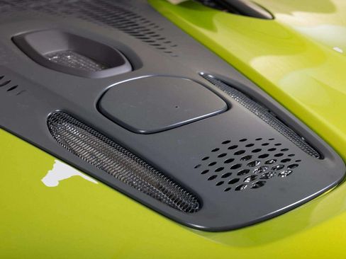 Used 2023 McLaren Artura RWD image 18