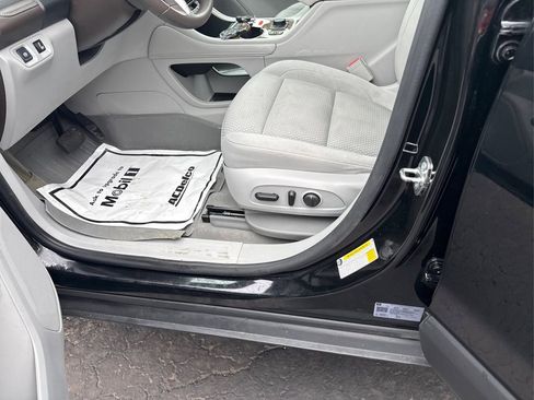 Used 2021 GMC Acadia SLE w/ Driver Convenience Package image 37