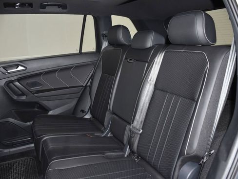 Used 2024 Volkswagen Tiguan SE R-Line image 28