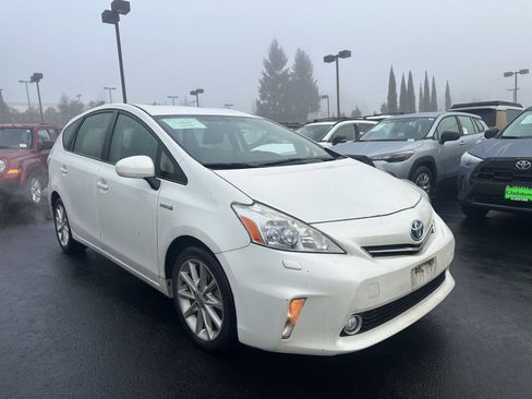 Used 2012 Toyota Prius V Five image 3