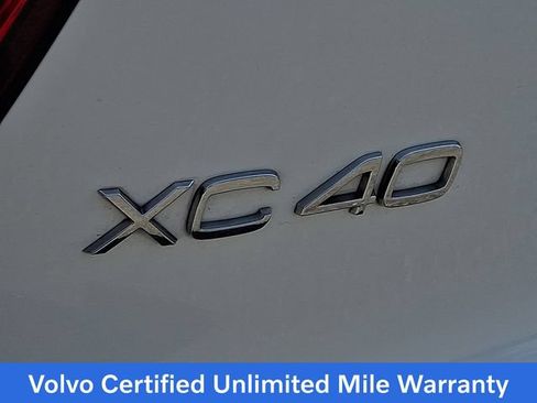 Used 2021 Volvo XC40 T5 R-Design w/ Advanced Package AWD/4WD image 31