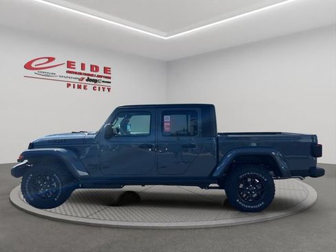 New 2026 Jeep Gladiator Sport AWD/4WD image 2