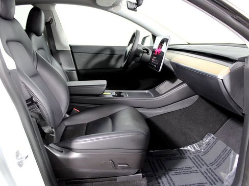 Used 2022 Tesla Model Y Performance image 10