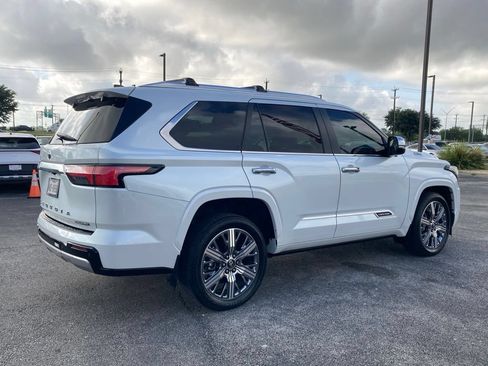 Certified 2025 Toyota Sequoia Capstone AWD/4WD image 4