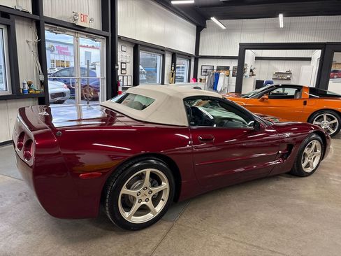Used 2003 Chevrolet Corvette Convertible w/ Preferred Equipment Group1 image 15
