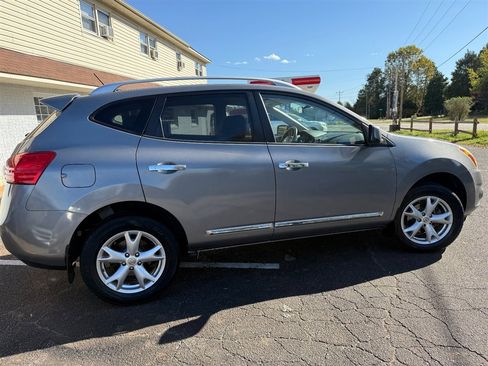 Used 2011 Nissan Rogue SV image 7