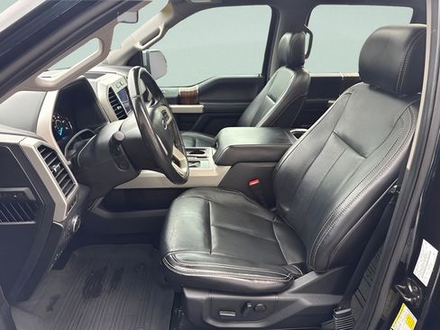 Used 2019 Ford F150 Lariat w/ Equipment Group 502A Luxury AWD/4WD image 17