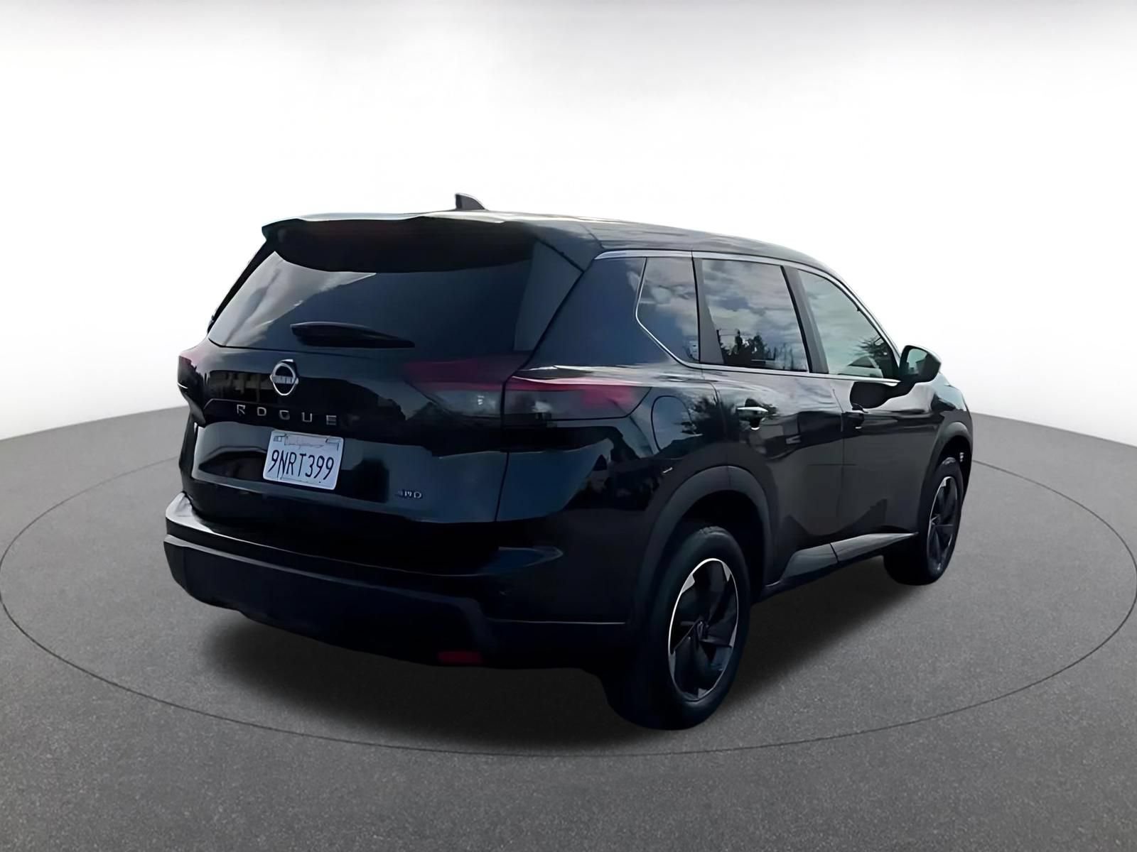 Used 2025 Nissan Rogue SV AWD/4WD image 13