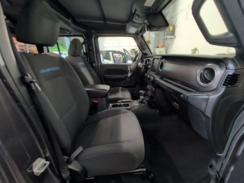 Used 2022 Jeep Wrangler Unlimited Rubicon 4xe w/ Cold Weather Group image 18