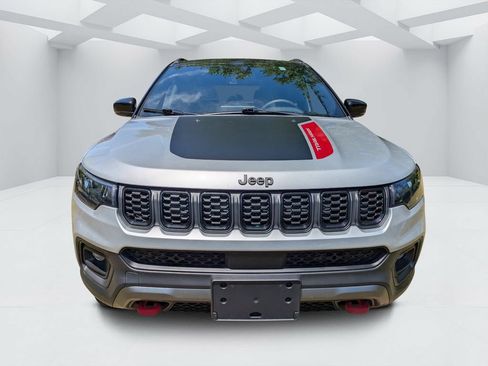 Used 2025 Jeep Compass Trailhawk AWD/4WD image 8