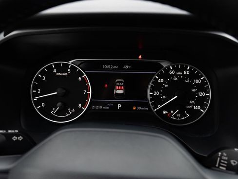 Used 2025 Nissan Rogue SV image 12