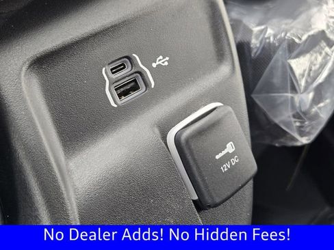 Used 2025 RAM ProMaster 2500 w/ Convenience Group image 20