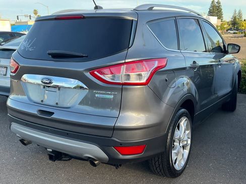 Used 2014 Ford Escape Titanium FWD image 4