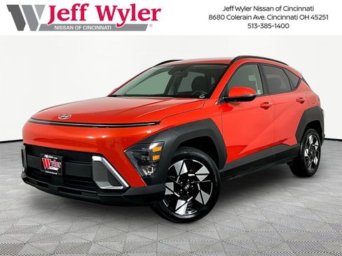 Used 2025 Hyundai Kona SEL AWD/4WD image 1