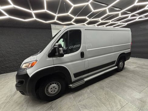 Used 2025 RAM ProMaster 2500 w/ U-Haul Equipment Group FWD image 6