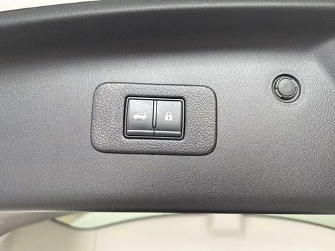 Used 2023 Nissan Armada Platinum w/ Captain's Chairs Package AWD/4WD image 55