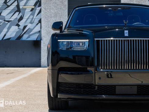 Used 2023 Rolls-Royce Phantom Extended Wheelbase RWD image 4