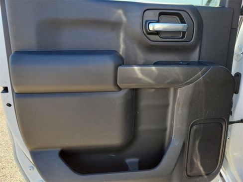 Used 2020 Chevrolet Silverado 1500 Custom w/ Custom Value Package image 10