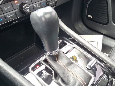 Certified 2022 Jeep Compass Limited w/ Sun and Sound Group image 30