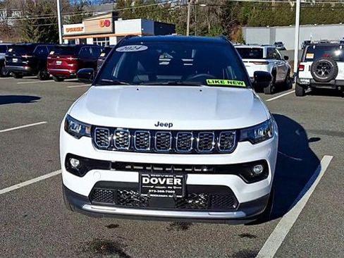 Used 2024 Jeep Compass Limited image 3